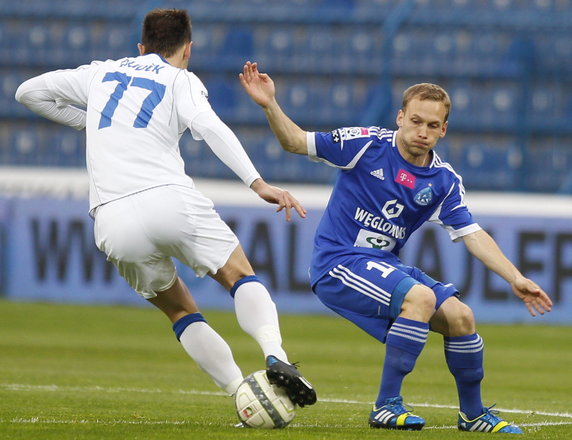 PIŁKA NOŻNA LIGA POLSKA RUCH CHORZÓW ZAWISZA BYDGOSZCZ (Bartłomiej Babiarz Sebastian Dudek )