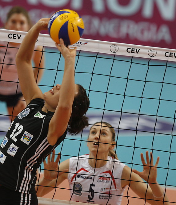 LIGA MISTRZYŃ SIATKAREK DĄBROWA GÓRNICZA ASYSTEL VOLLEY NOVAR