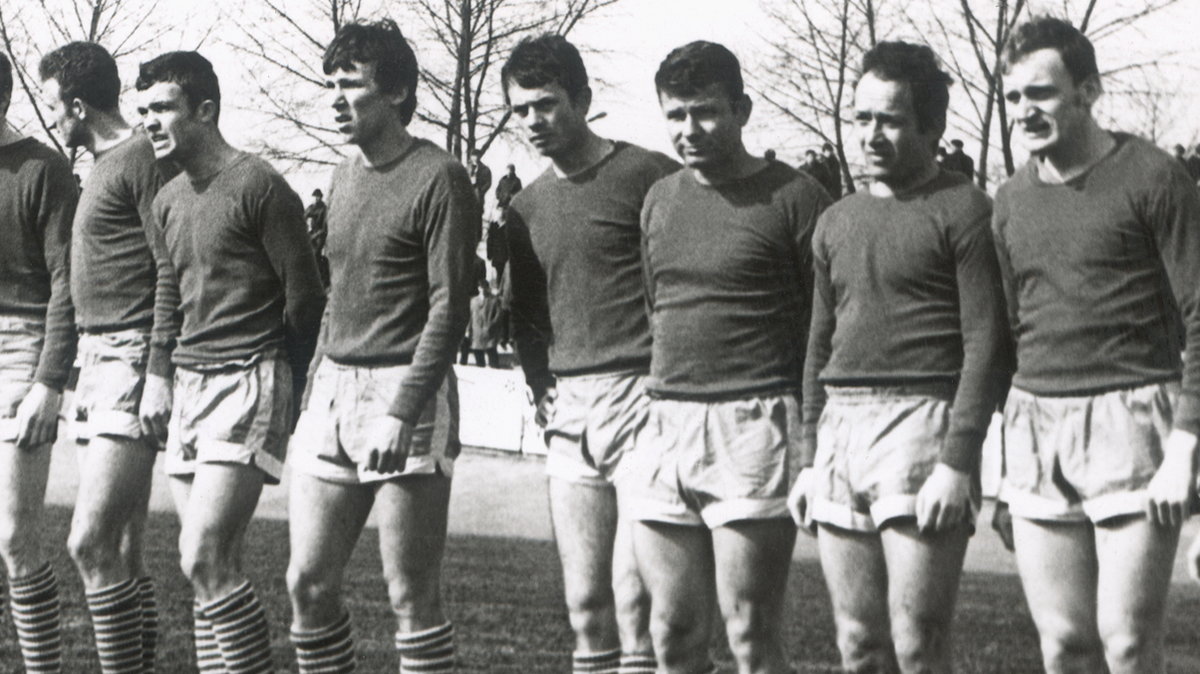 Ryszard Sekulski (czwarty od lewej)