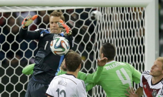 2. Manuel Neuer - z Schalke 04 do Bayernu Moanchium za 19 mln, 2011 r.