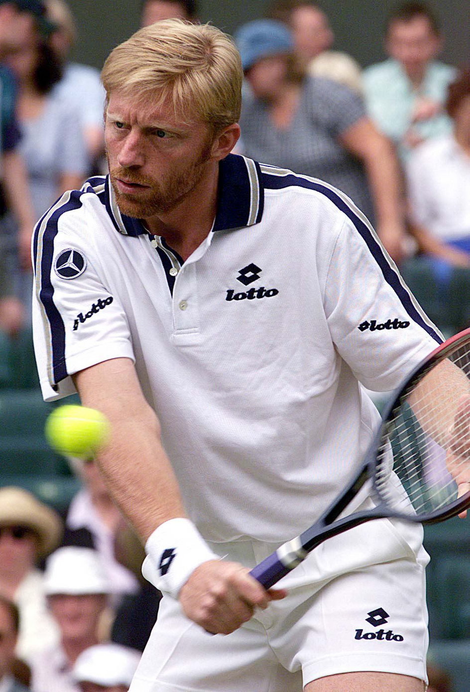 Boris Becker po ostatnim meczu na Wimbledonie w 1999 r.