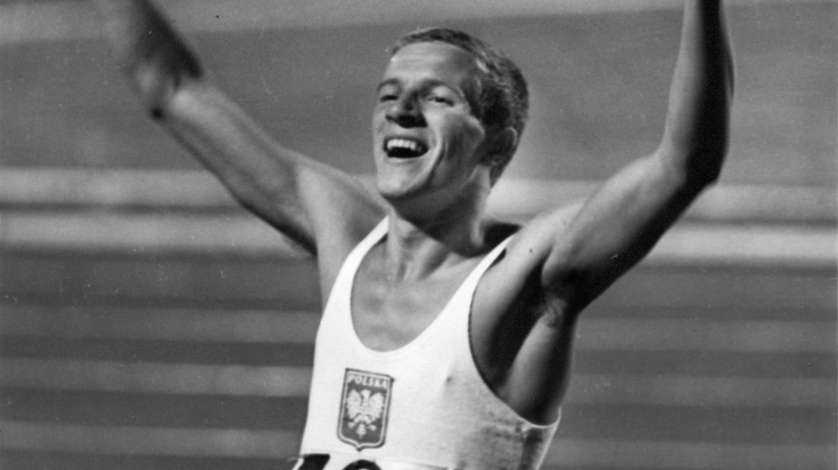 Stanisław Grędziński wygrywa bieg na 400 m na mistrzostwach Europy 1966 w Budapeszcie. 