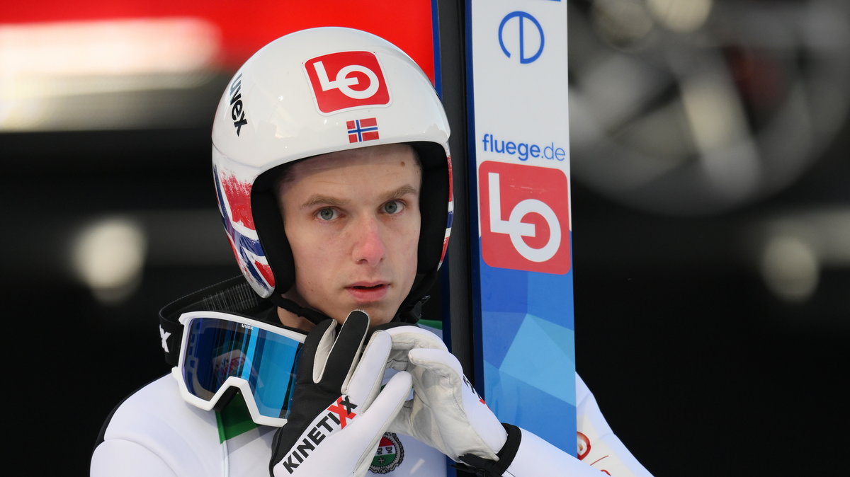 Halvor Egner Granerud podczas zawodów w Garmisch-Partenkirchen w ramach Turnieju Czterech Skoczni (01.01.2022)