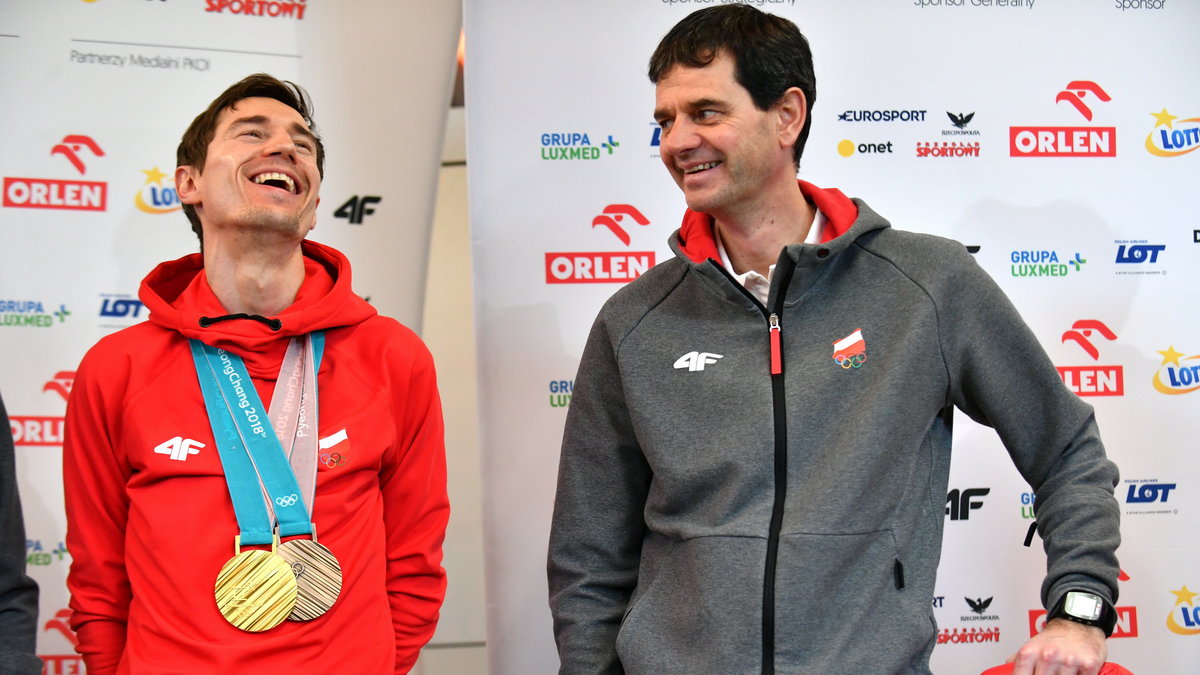 Trener reprezentacji Polski w skokach narciarskich Stefan Horngacher i Kamil Stoch)