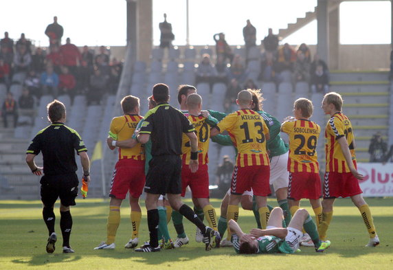 PIŁKARSKA EKSTRAKLASA KORONA KIELCE KONTRA GKS BEŁCHATÓW