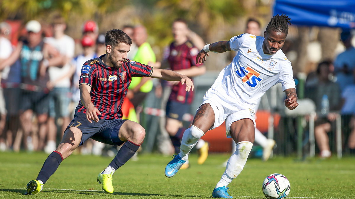 Adriel Ba Loua (Lech Poznań) i Luis Mata (Pogoń Szczecin)