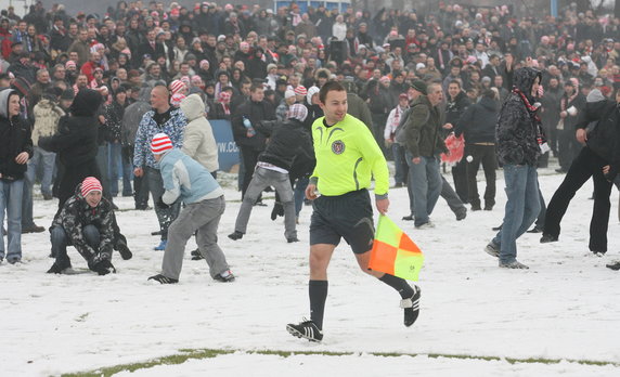 PIŁKA NOŻNA NOWOROCZNY TRENING PIŁKARZY CRACOVII