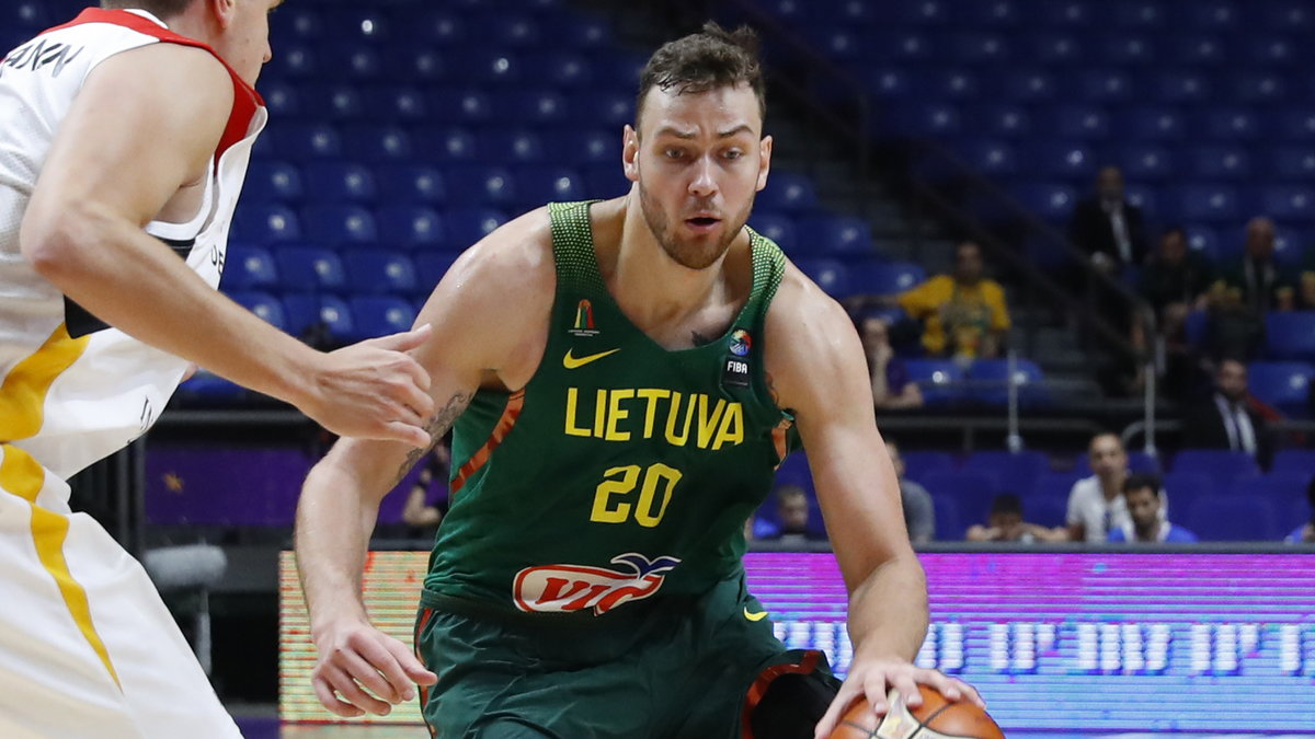 Donatas Motiejunas w koszulce reprezentacji Litwy