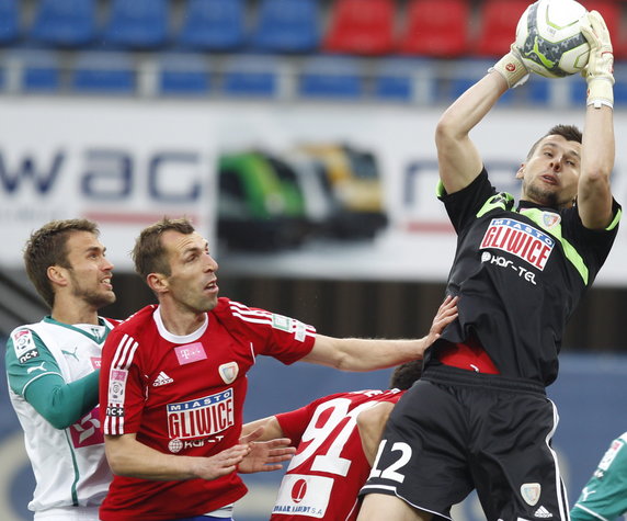 PIŁKARSKA EKSTRAKLASA PIAST GLIWICE KONTRA ŚLĄSK WROCŁAW (Adrian Kleczyński Dariusz Trela Adam Kokoszka Herbert Silva Santos )