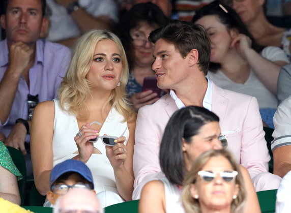 Piosenkarka Pixie Lott i model Oliver Cheshire