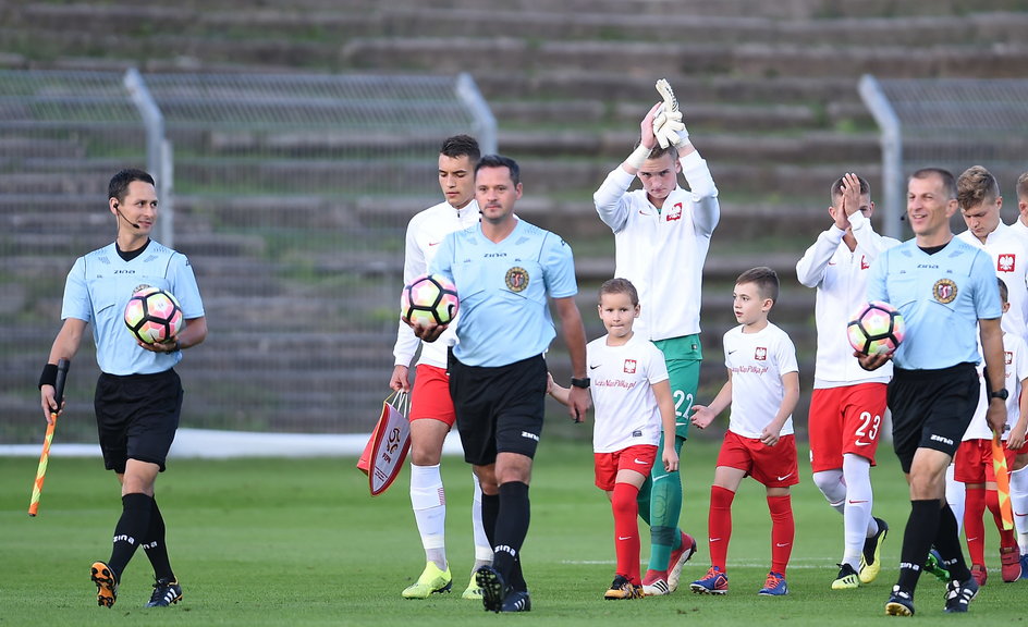 Jakub Stolarczyk przed spotkaniem reprezentacji Polski U19 ze Szkocją