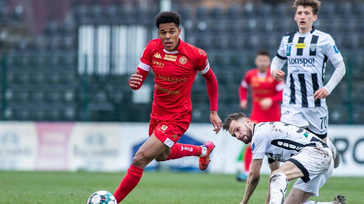 Na zdjęciu: Michael Ameyaw w barwach Widzewa Łódź (fot. BARTEK ZIOLKOWSKI / FOKUSMEDIA.COM.PL / NEWSPIX.PL)