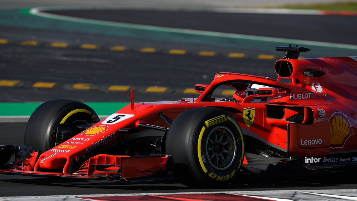 Sebastian Vettel podczas testów w Barcelonie