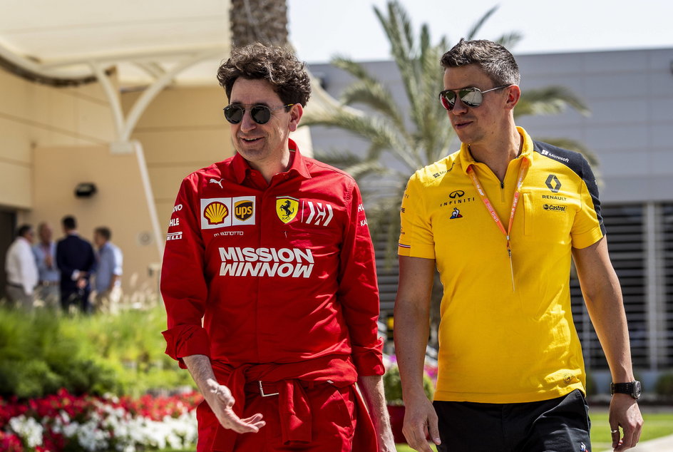 Mattia Binotto (Ferrari) oraz Marcin Budkowski