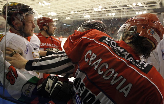 LIGA HOKEJA GKS TYCHY KONTRA COMARCH CRACOVIA KRAKÓW