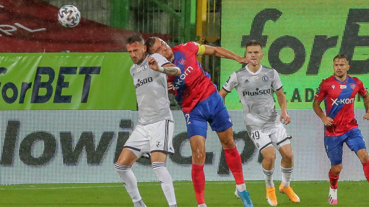 Tomaš Pekhart (Legia Warszawa) i Tomaš Petrašek (Raków Częstochowa)