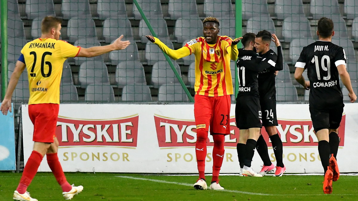 18a28132 - PIŁKA NOŻNA EKSTRAKLASA KORONA KIELCE CRACOVIA (Batosz Rymaniak Djibrir Diaw Mateusz Wdowiak Airam Carbera)