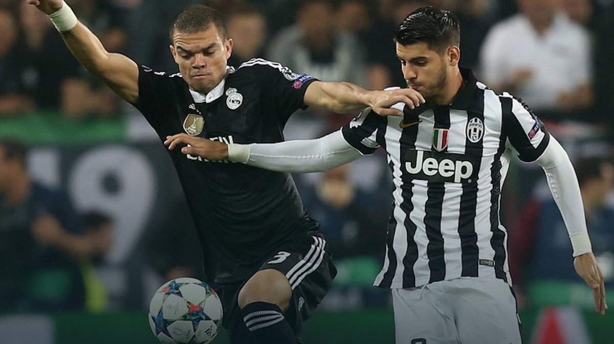 Alvaro Morata w pojedynku z Pepe, fot. AFP