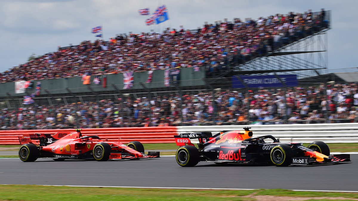 Max Verstappen i Charles Leclerc podczas GP W. Brytanii