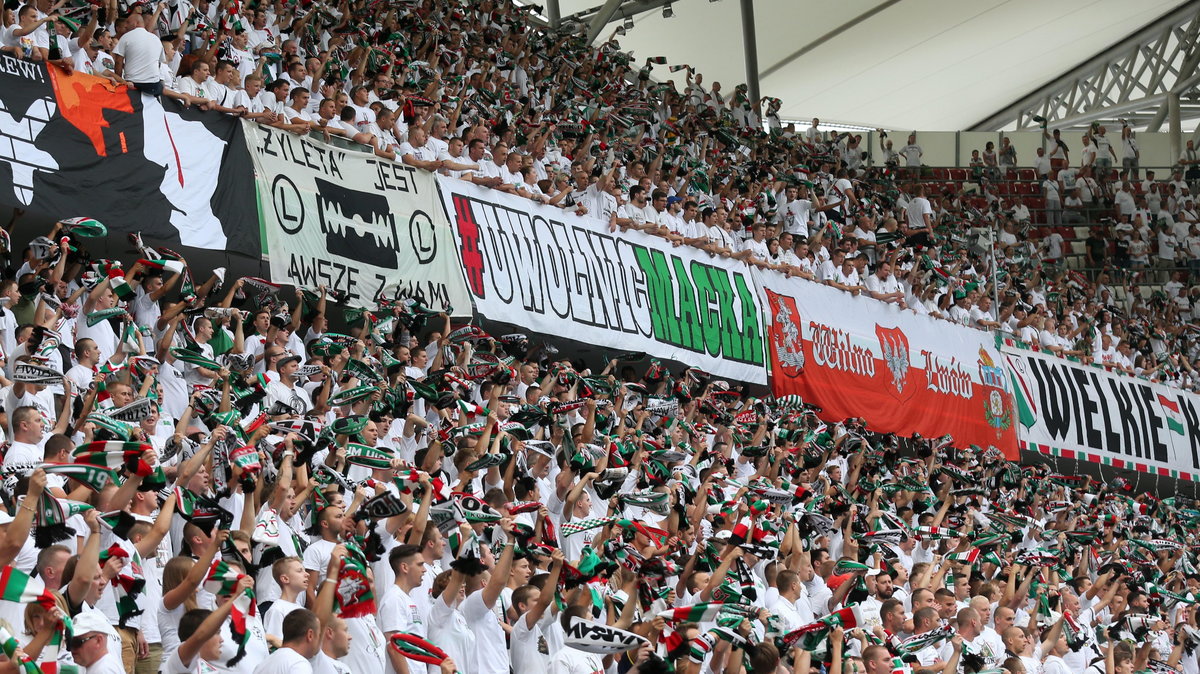 Legia Warszawa, Legia kibice, kibice Legii, #UwolnićMaćka