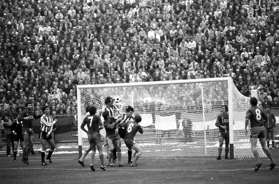 Lech Poznań - Atletic Blibao 2:0 (14 września 1983). Bramki: 1:0 Niewiadomski (34), 2:0 Okoński (44)