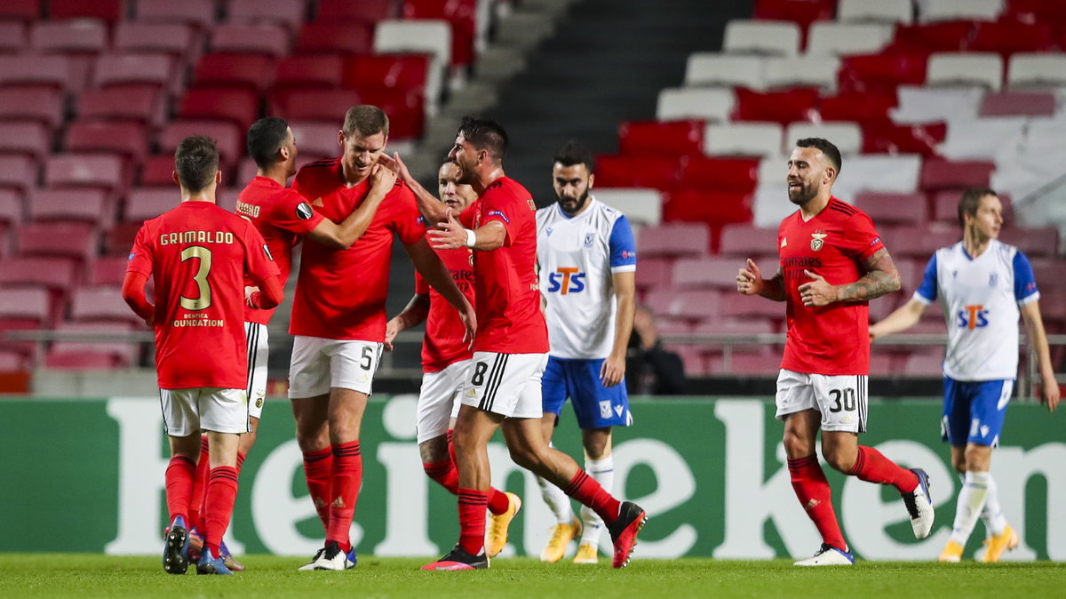 epa08860646 - PORTUGAL SOCCER UEFA EUROPA LEAGUE (Benfica vs Lech Poznan)