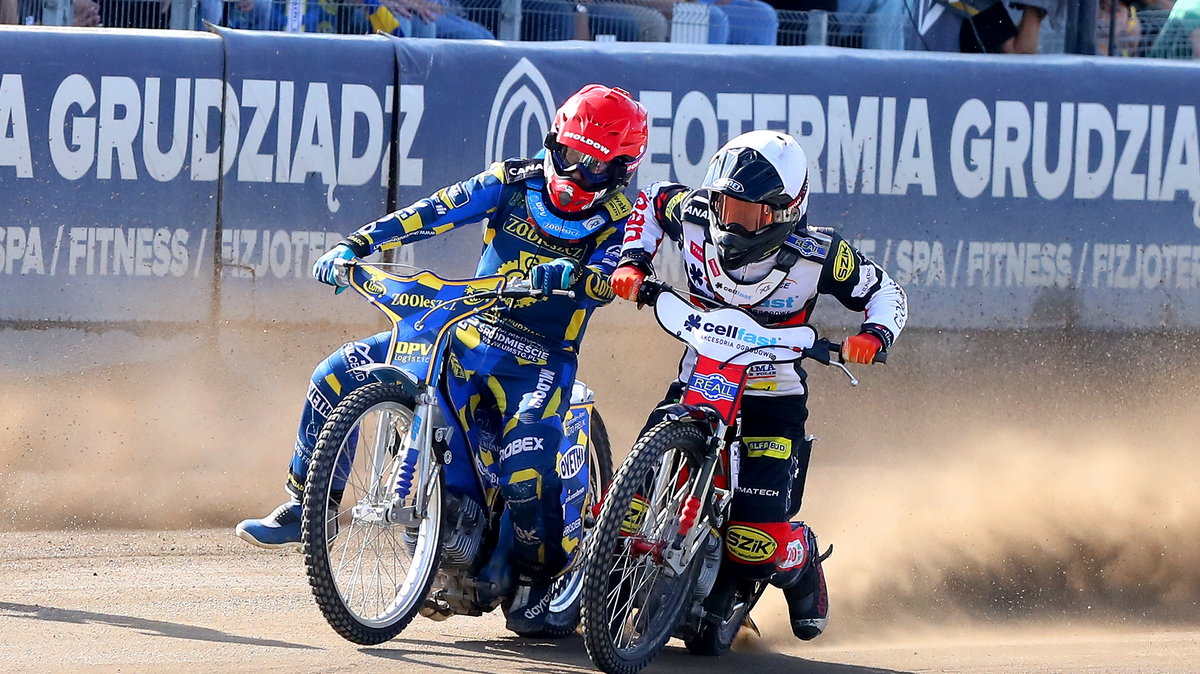 Nicki Pedersen z lewej