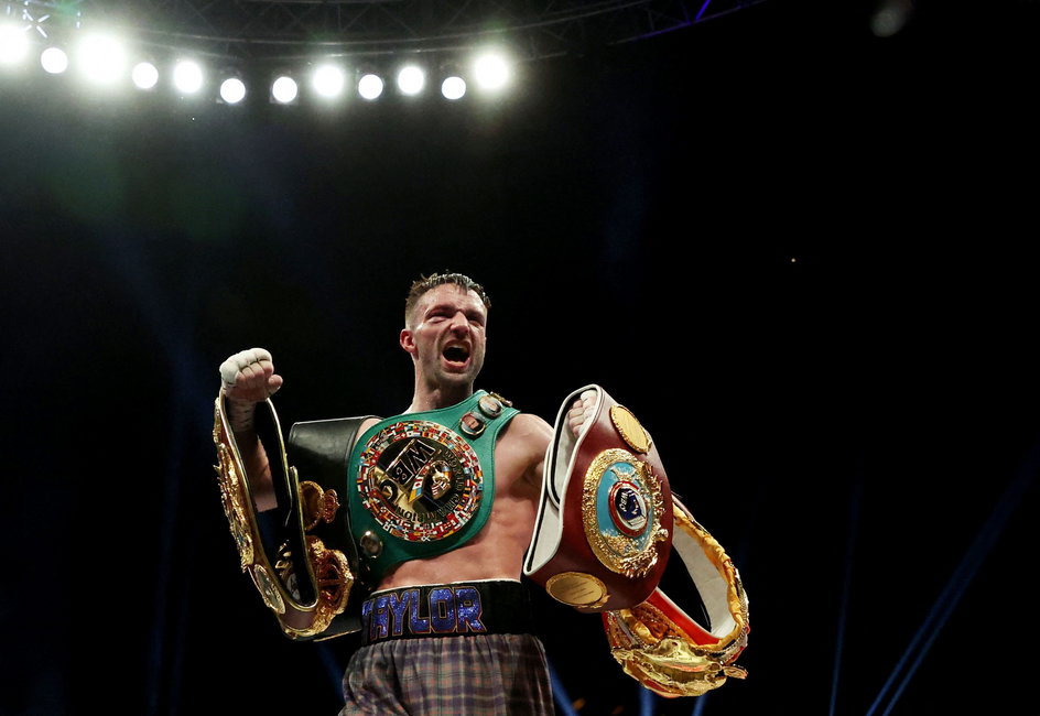 Josh Taylor, niekwestionowany mistrz świata IBF, WBA, WBC i WBO wagi junior półśredniej (63,5 kg)