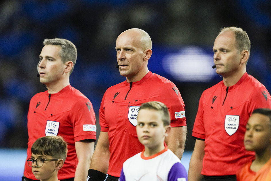 Od lewej: Tomasz Listkiewicz, Szymon Marciniak i Paweł Sokolnicki. (FC Porto 0:0 Inter Mediolan, 14.03.2023 r.).