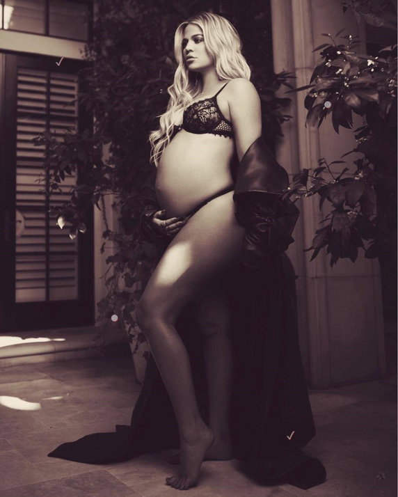 Khloe Kardashian w zaawansowanej ciąży