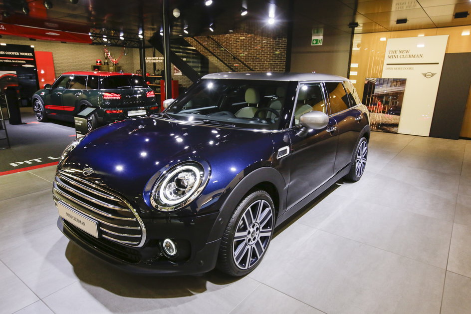 MINI Clubman Cooper - model samochodu, którym jeździ Iga Świątek. Tenisistka ma samochód w innym kolorze