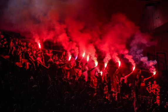 epa08621354 - FRANCE SOCCER UEFA CHAMPIONS LEAGUE FINAL (Paris Saint-Germain supporters in Paris
)