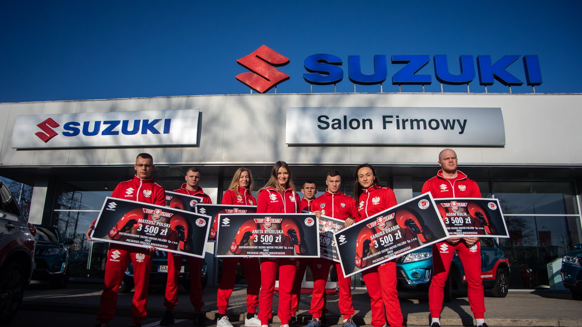 Suzuki Top Team w niemal pełnym składzie