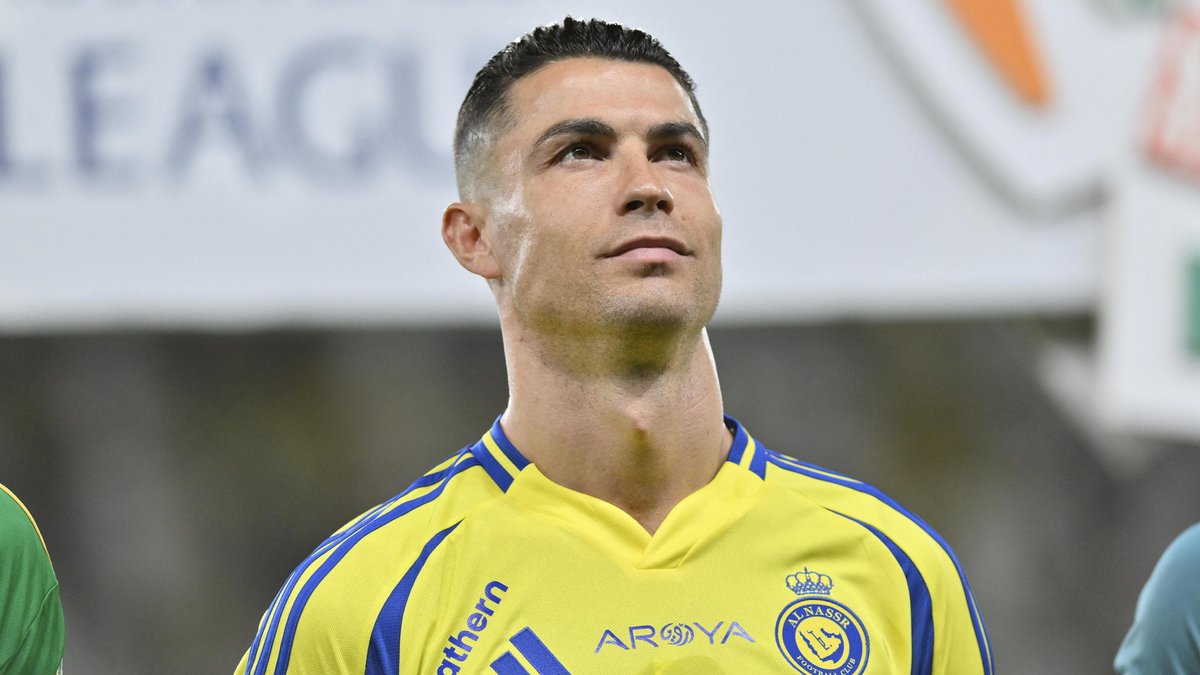 Ronaldo từ chối gia hạn hợp đồng với Al Nassr, sẵn sàng đàm phán trở lại 'mái nhà xưa'