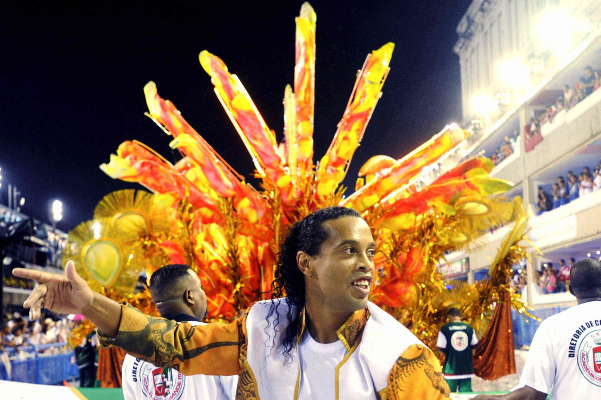 Ronaldinho na karnawale w Rio de Janeiro