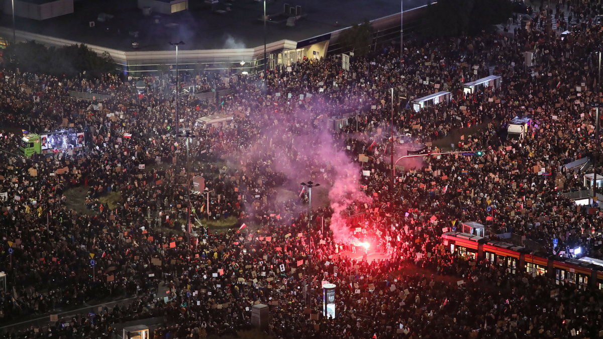 Uczestnicy piątkowego protestu w Warszawie