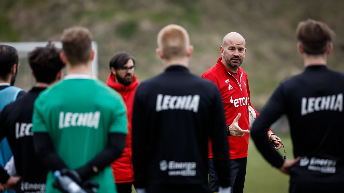 W środę David Badia poprowadził pierwszy trening z drużyną Lechii Gdańsk. Hiszpan ma niewiele czasu, aby przekazać piłkarzom swój pomysł na grę. 