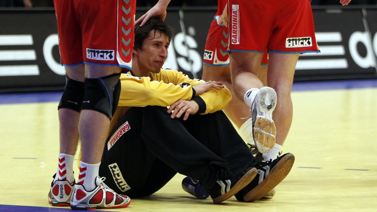 2010-01-31T162305Z_01_IMS16_RTRIDSP_3_HANDBALL-EUROPEAN.jpg