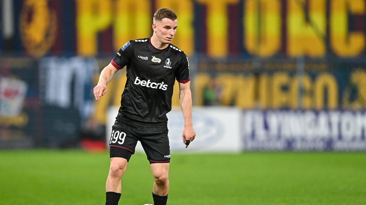 Mateusz Łęgowski podczas meczu Piast - Pogoń (0:0)