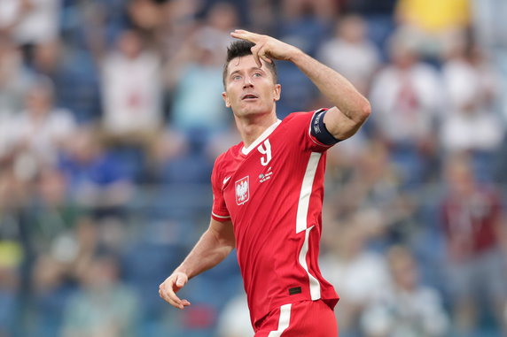 Robert Lewandowski po golu w meczu ze Szwecją na Euro 2020
