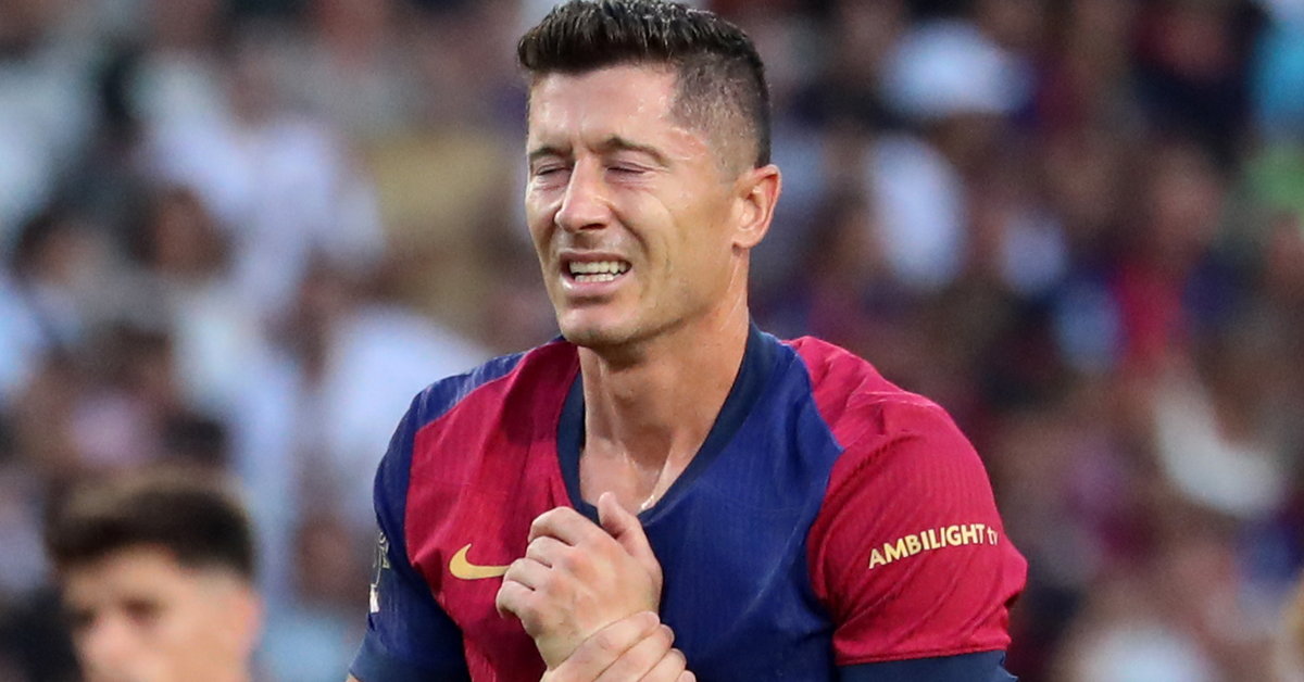 Barcelona’s hands are tied when it comes to Lewandowski. ‘That’s my complaint’