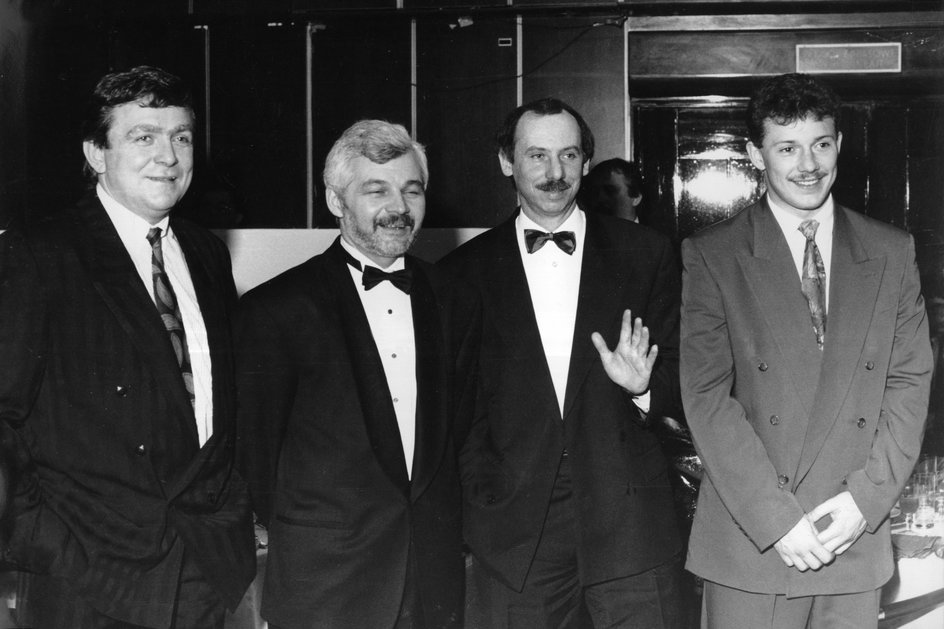 Janusz Wójcik, premier Jan Krzysztof Bielecki, minister Janusz Lewandowski i Wojciech Kowalczyk na Balu Mistrzów Sportu 1993