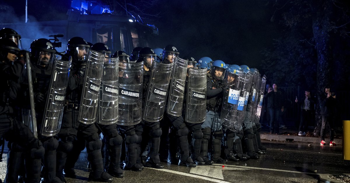 Dziennikarz poważnie ranny po manifestacji we Włoszech. "Uraz czaszki"