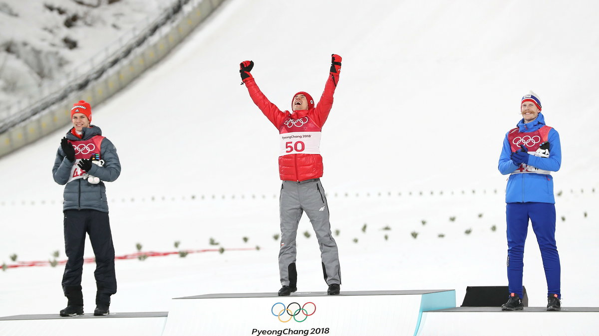 Kamil Stoch (w środku)