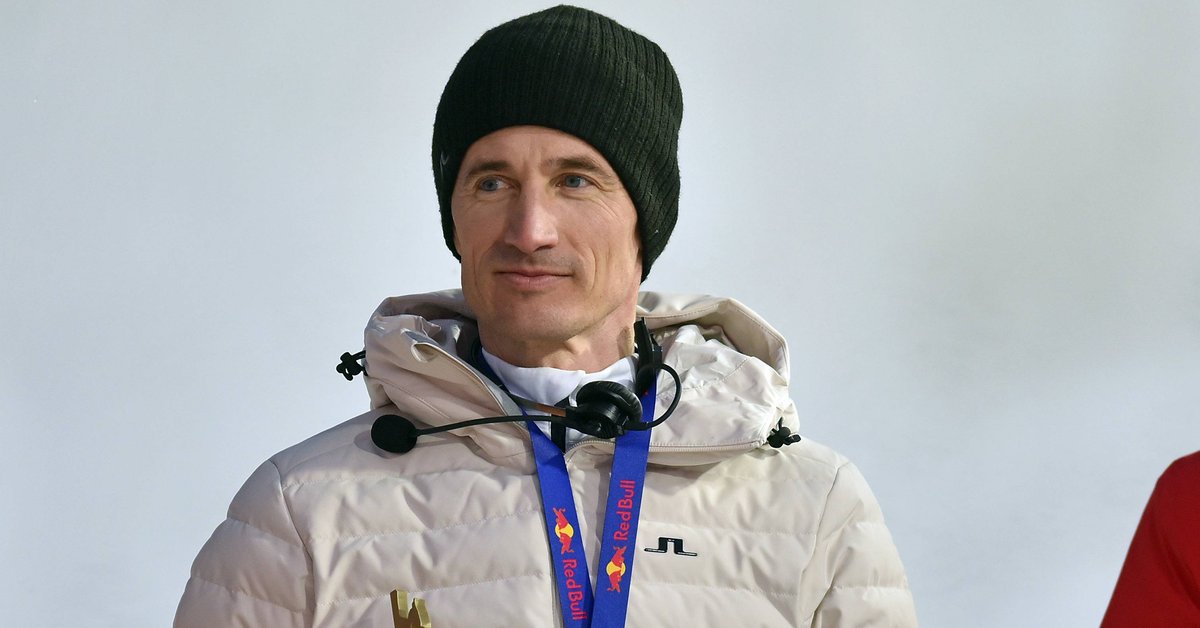 Martin Schmitt calls for a rules overhaul in ski jumping, questioning the telemark for safety