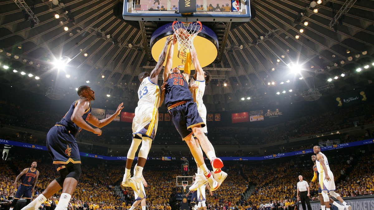 Finał NBA: State Warriors pokonali Cleveland Cavaliers 108:100 