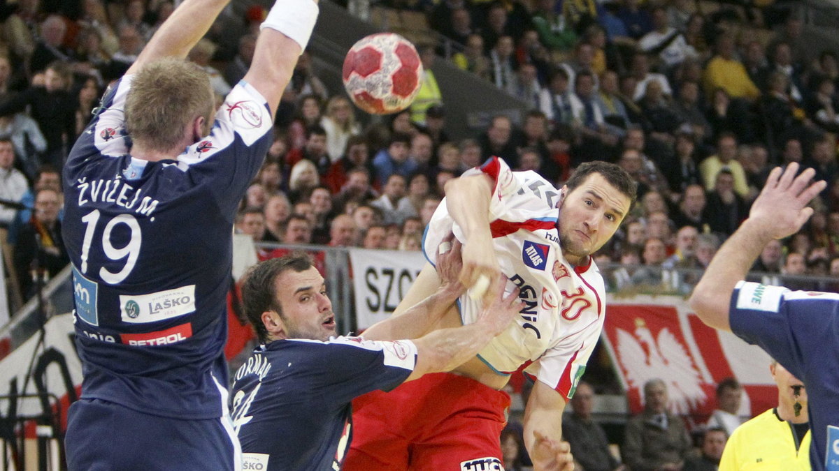 2010-01-22T204347Z_01_POP27_RTRIDSP_3_HANDBALL-AUSTRIA.jpg