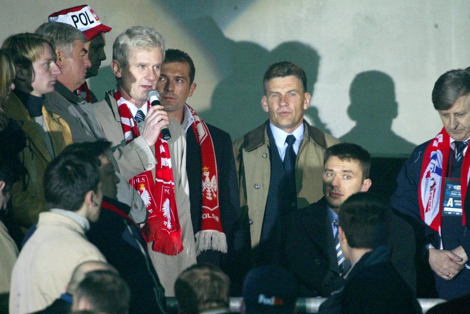 Chorzów, rok 2003. Michał Listkiewicz podczas meczu Polska - Węgry na Stadionie Śląskim. 