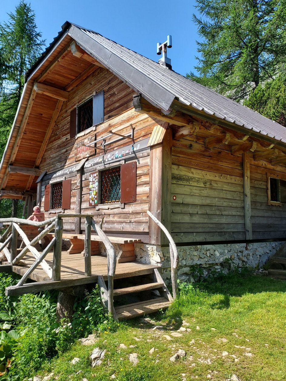 Chata pasterska na wysokości ok. 1700 m n.p.m.