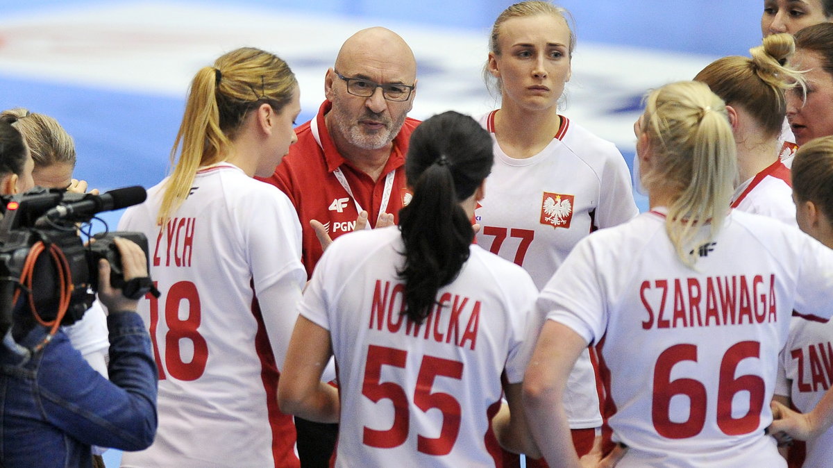 Leszek Krowicki podczas turnieju Baltic Handball Cup posłał do boju pięć debiutantek, min Adriannę Nowicką  